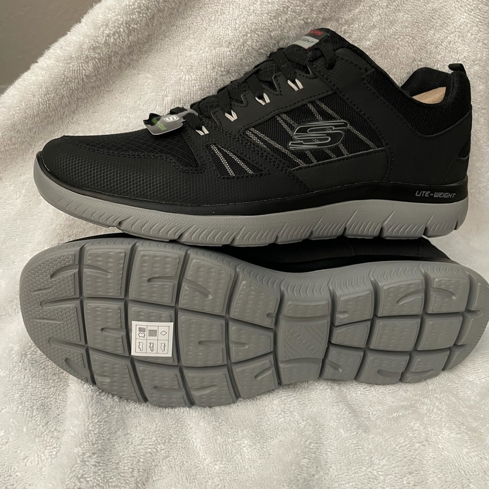 Skechers lite weight new, SZ 12, last one! Very comfy!